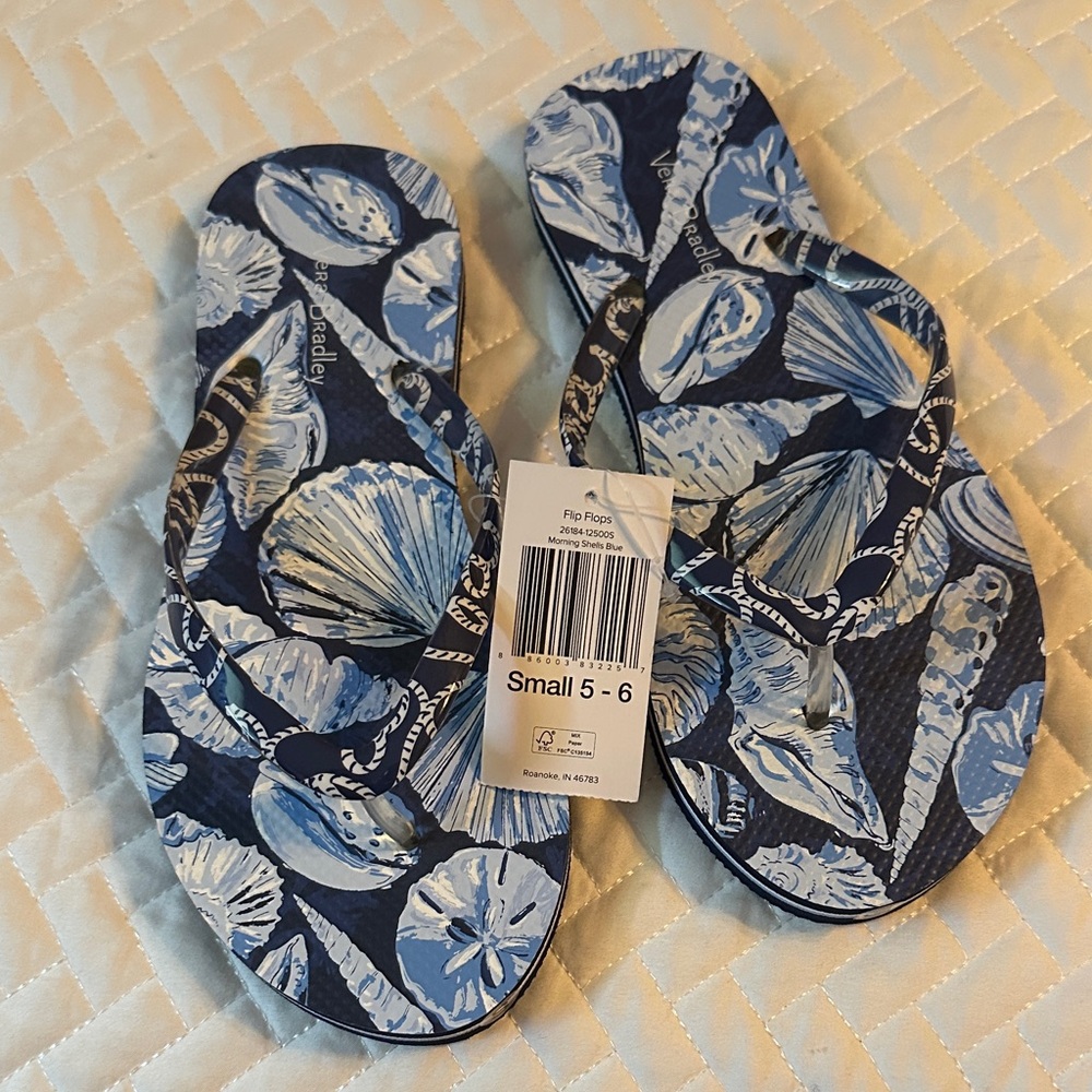 Vera Bradley Blue and White Sandals 🐚